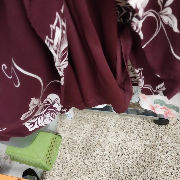 3045 Size Large Jodifl Burgundy Floral Pattern Tunic Dress. - Picture 10 of 10